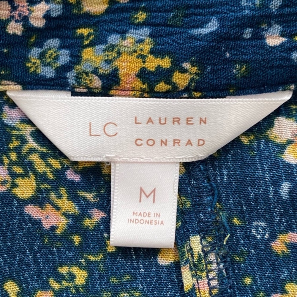⭐️ SOLD ⭐️ LAUREN CONRAD Floral Ruffle Blouse - Picture 9 of 10